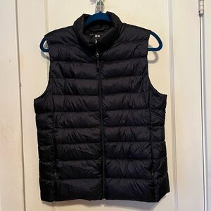 Uniqlo ultra light down navy blue vest